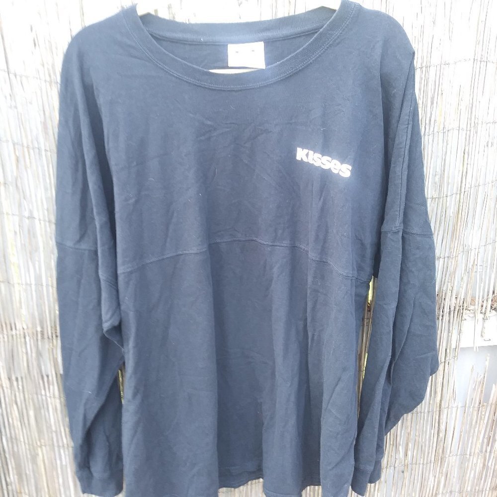 J. America Kisses Black & White Long Drop Sleeve Men's Unisex - XL